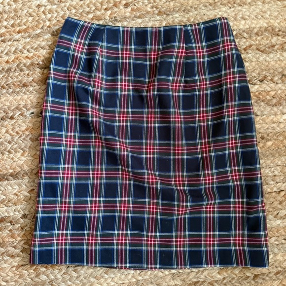 Talbots 2 Petite Blue, Red, and Green Classic Plaid Skirt - Picture 4 of 7